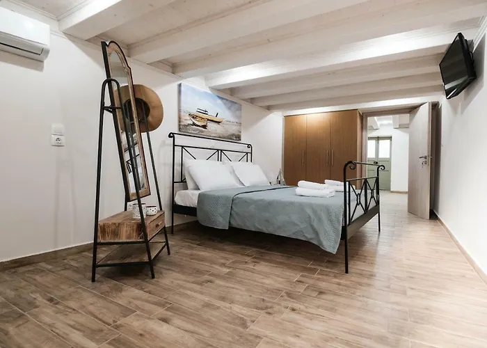 Old Town Diamond Daire *